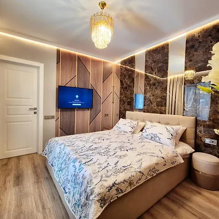 Holiday home Ultra сучасна з басейном та джакузі Odesa
